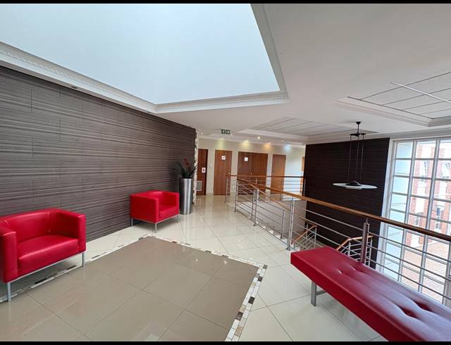 1,390M² OFFICE FOR SALE IN WITKOPPEN